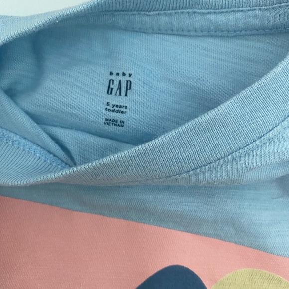 Gap Kids outfit shark t-shirt, shorts 5 yrs - Picture 2 of 5